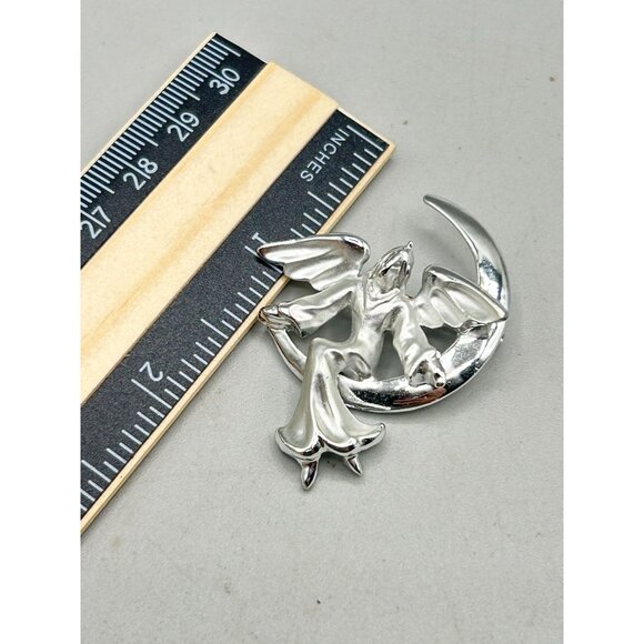 Silver Angel On Crescent Moon Brooch Pin Signed Giusti Gigi Guardian Angel Pin - Picture 6 of 6